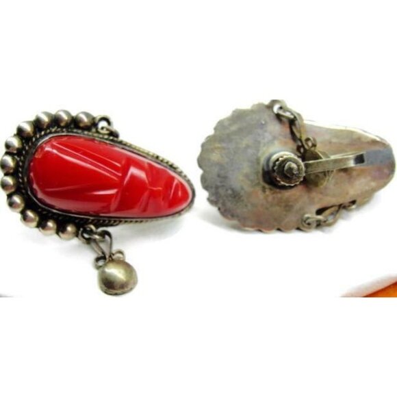 Red Carved Tribal Aztec Face Vintage Sterling Silver Screw Back Earrings Patina - Picture 2 of 9